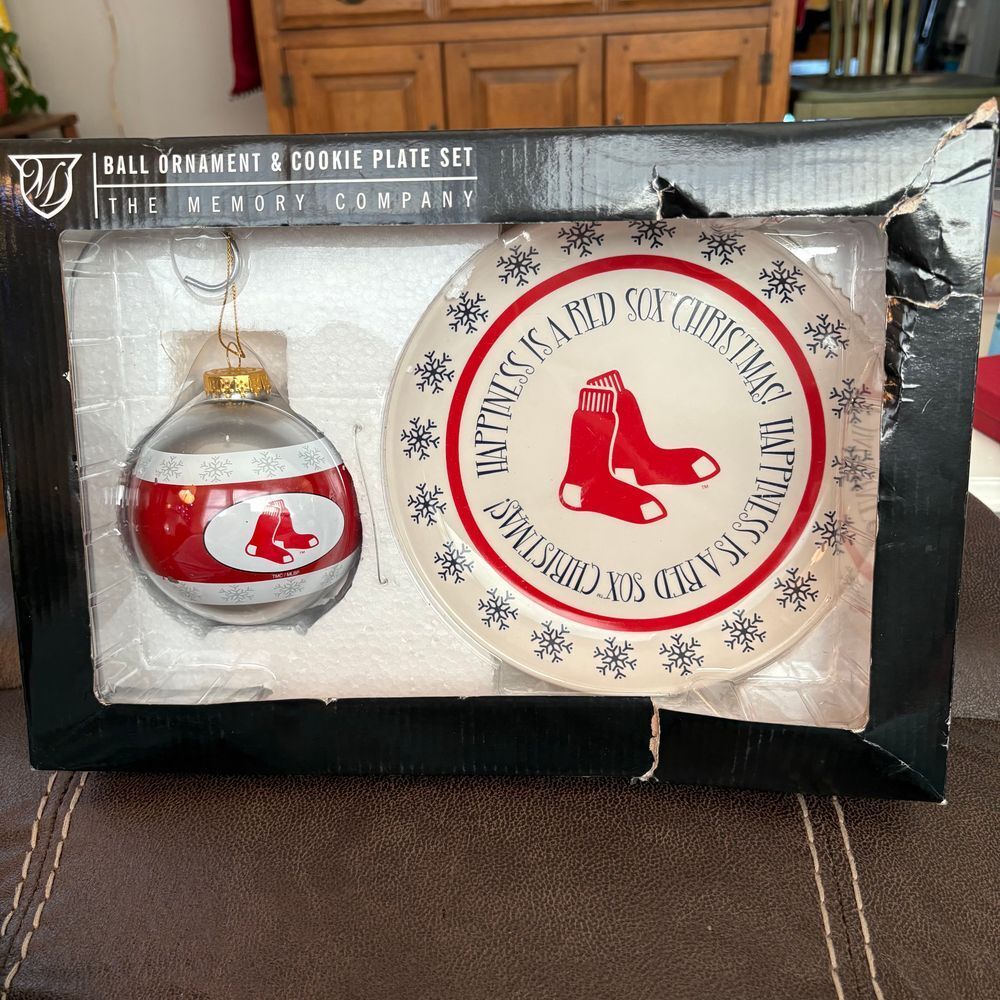 Boston Red Socks‎ Ball Ornament and Cookie Plate Set - New in Box